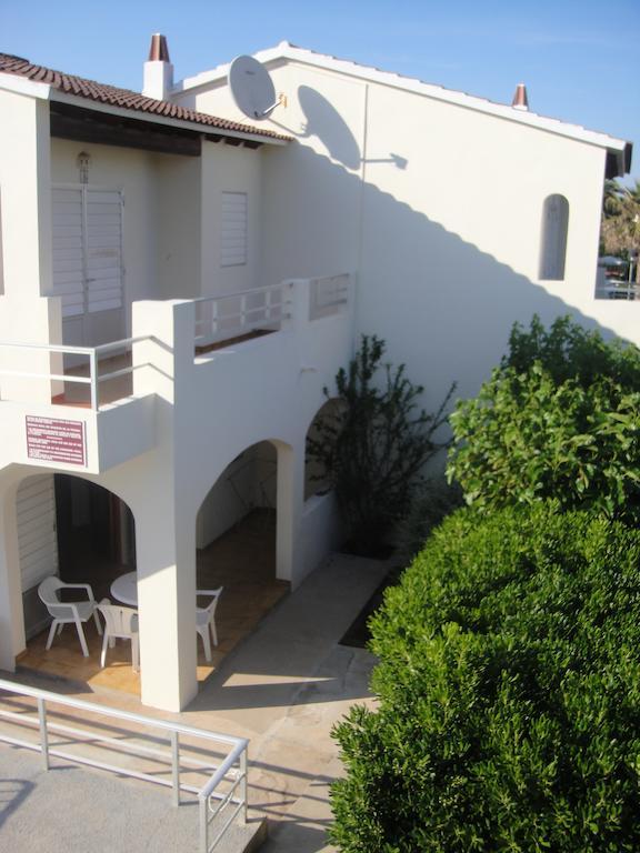 Apartamentos Rayma I-Ii-Iii Cala Blanca  Extérieur photo