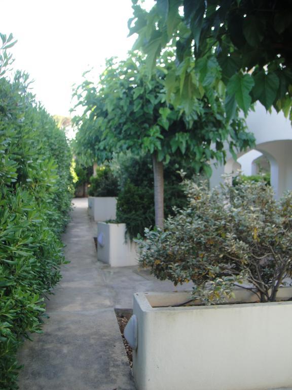 Apartamentos Rayma I-Ii-Iii Cala Blanca  Extérieur photo